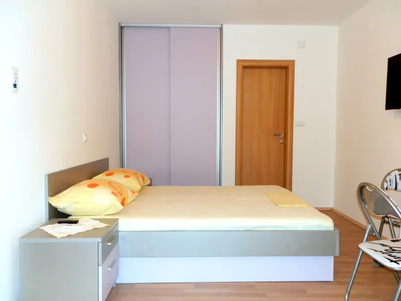 Studio apartman- narančasti