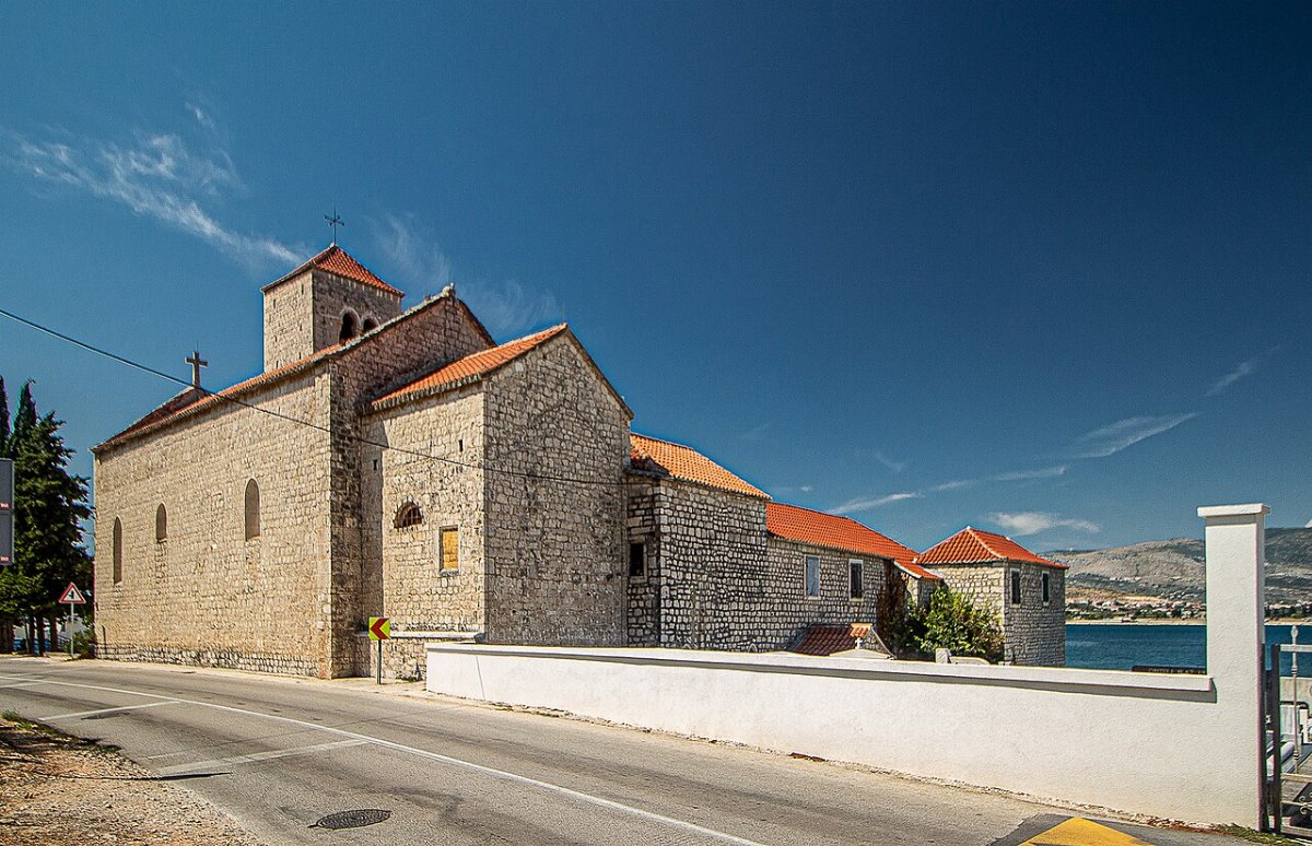 Kostol a klastor sv kriza arbanija