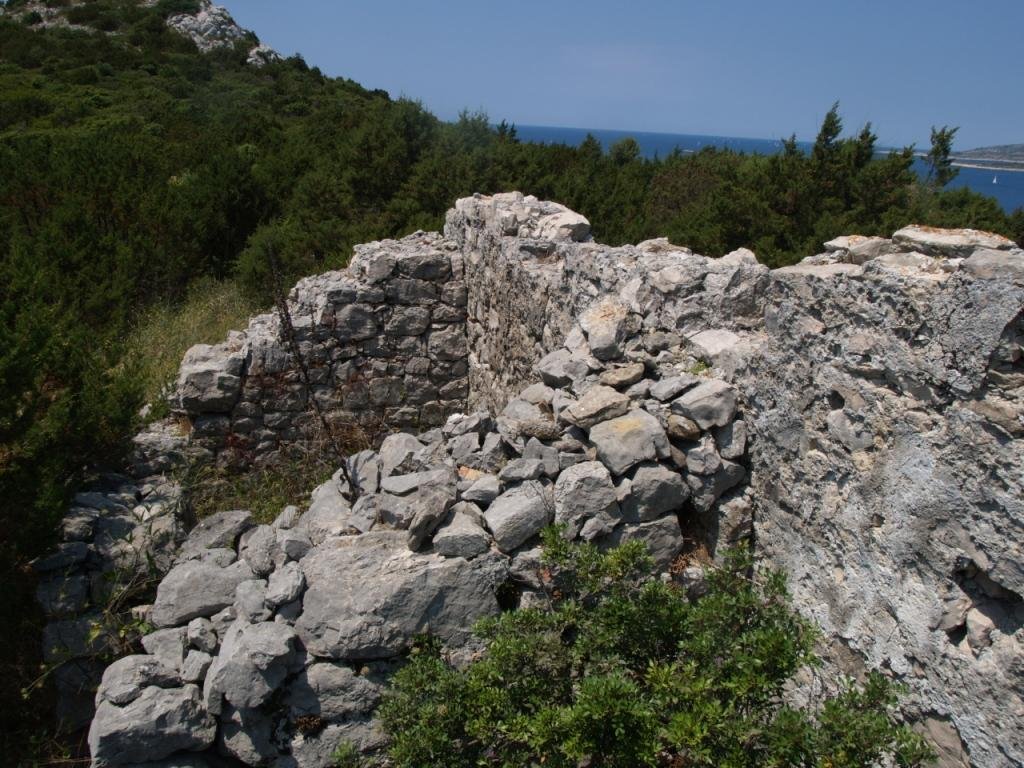 Kostol sv michala archanjela na ostrove arhandel vinisce