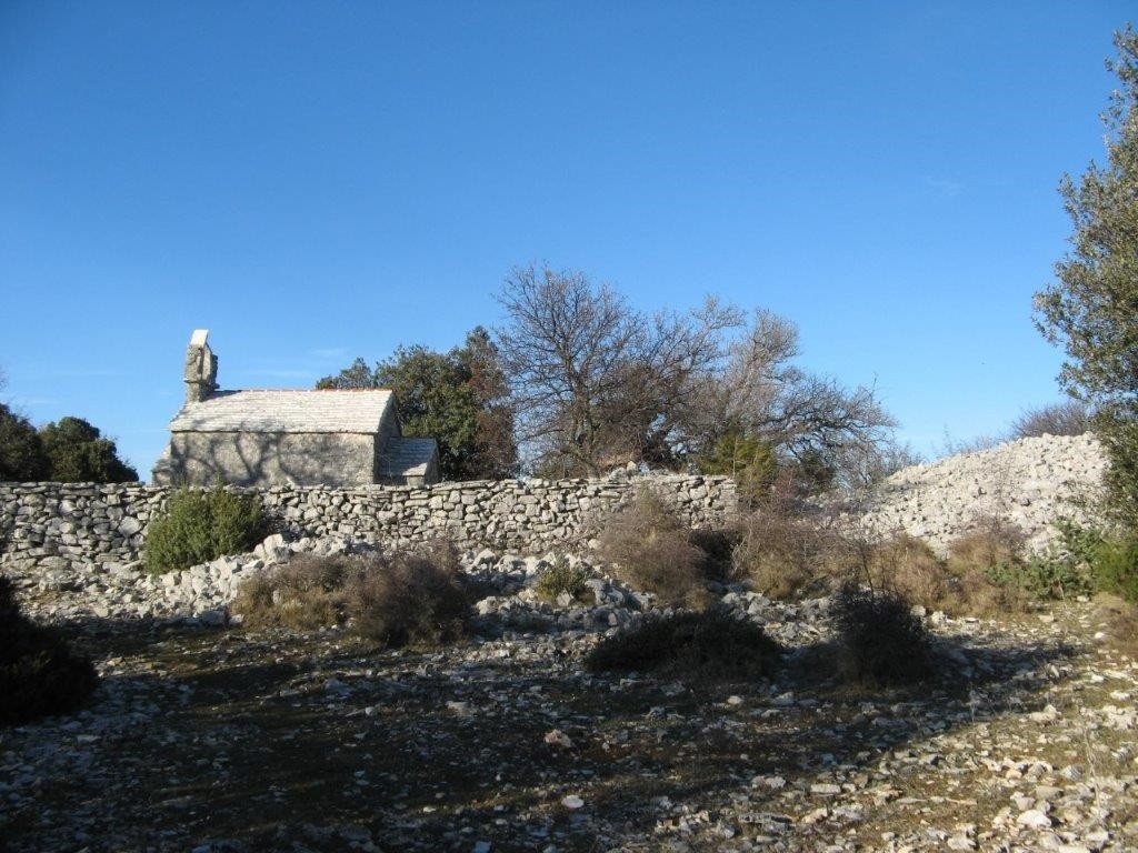 Kostol sv michala gornji humac