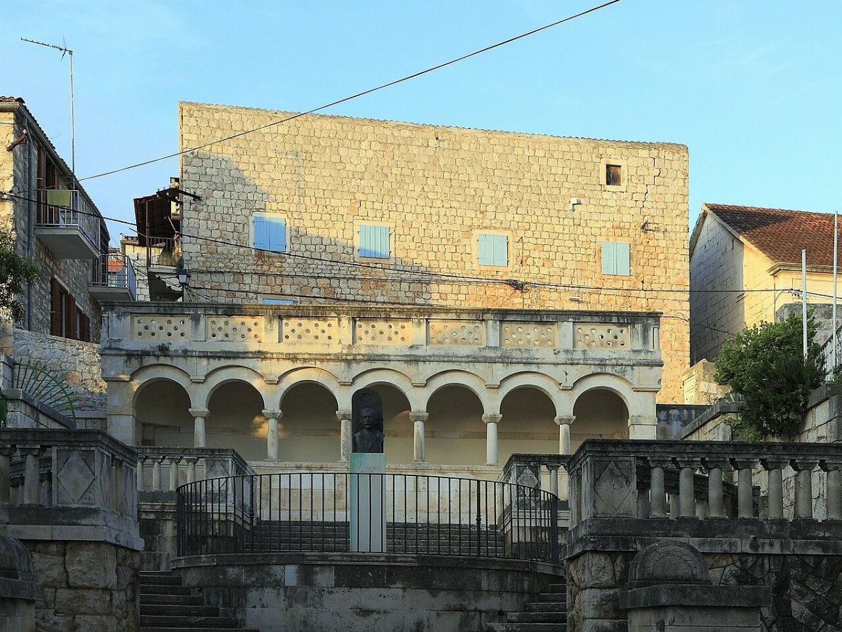 Dom anglescina milna